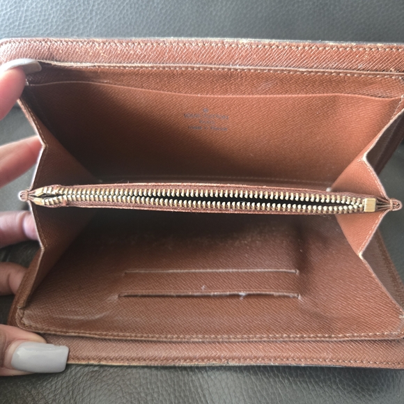 Louis Vuitton Monogram Open Zip Long Wallet - Picture 4 of 7